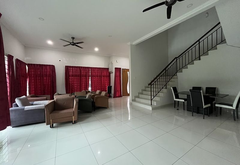 Avenue 4 @ Lake Valley , 3 Sty Semi D [40x80] CORNER,Partly furnish