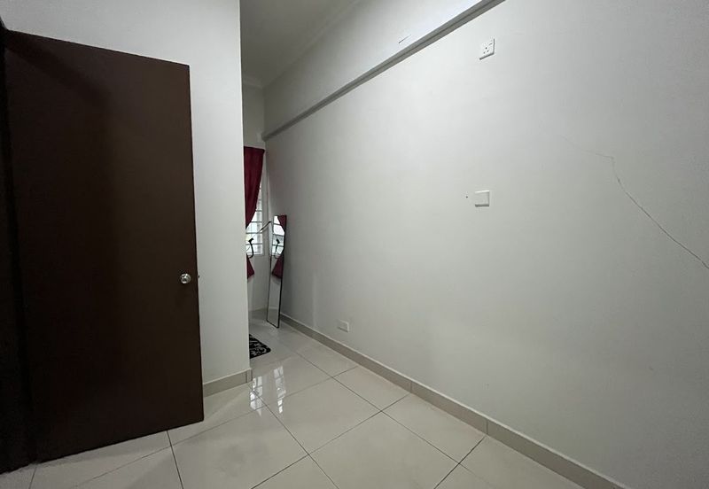 Avenue 4 @ Lake Valley , 3 Sty Semi D [40x80] CORNER,Partly furnish