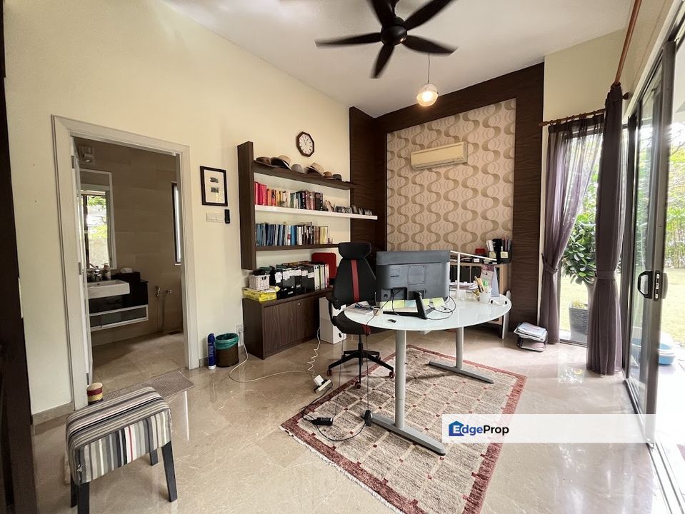 [Corner|Renovated|Big Land 9800 Sqft] Freehold 2 Sty Bungalow, Selangor, Kajang