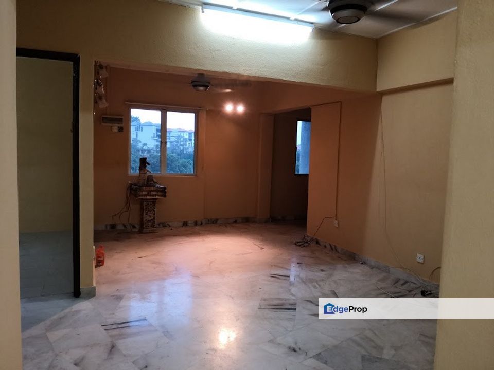 Segar Apartment, P/furnish with security, near Yulek and Leisure Mall, Kuala Lumpur, Cheras