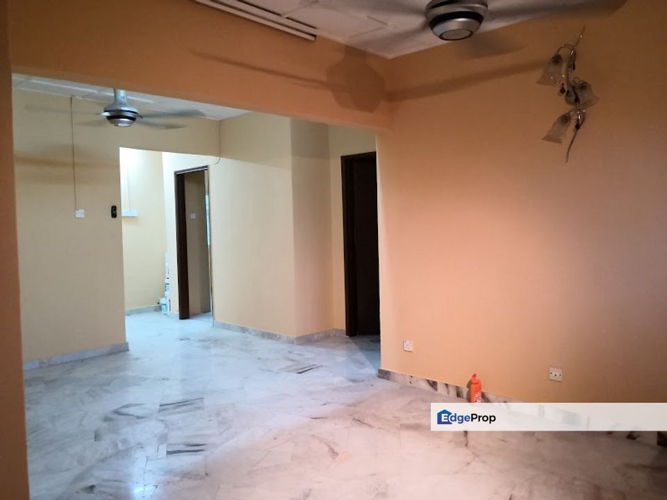 Segar Apartment, P/furnish with security, near Yulek and Leisure Mall, Kuala Lumpur, Cheras