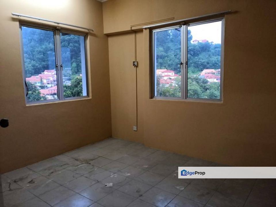 Segar Apartment, P/furnish with security, near Yulek and Leisure Mall, Kuala Lumpur, Cheras