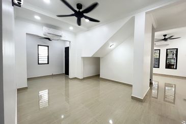 Jalan Suasana, Bandar Tun Hussein Onn