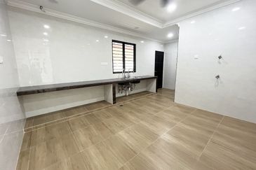 Jalan Suasana, Bandar Tun Hussein Onn