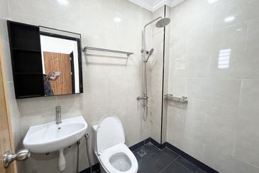 Jalan Suasana, Bandar Tun Hussein Onn