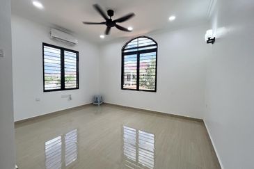 Jalan Suasana, Bandar Tun Hussein Onn