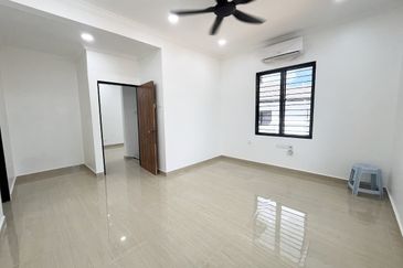 Jalan Suasana, Bandar Tun Hussein Onn