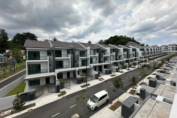 Orchid Hills (Residensi Bukit Orkid) @ 9 Miles