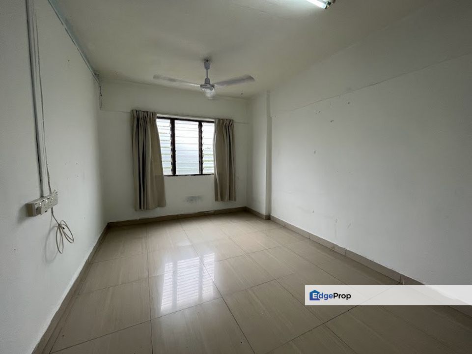 Segar Ria Apartment, CORNER,near Yulek n Leisure Mall, Kuala Lumpur, Cheras