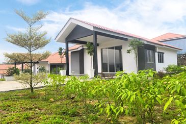 Jalan Bukit Cherakah 