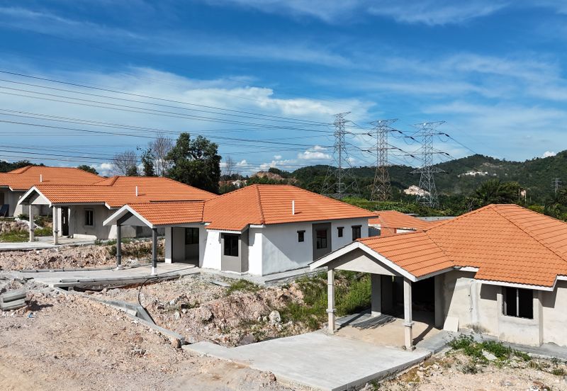 Jalan Bukit Cherakah 