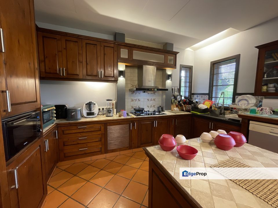 Lush British Hideaway 2-storey (9R 7+1B) Bungalow ALAM SUTERA Bkt Jalil for SALE, Kuala Lumpur, Bukit Jalil