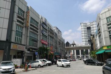 Jalan Kenari, Bandar Puchong Jaya