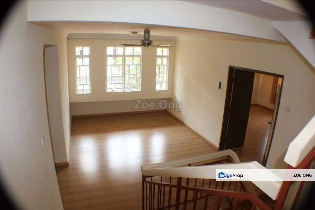 Near School Gated Guarded, Selangor, Kota Damansara