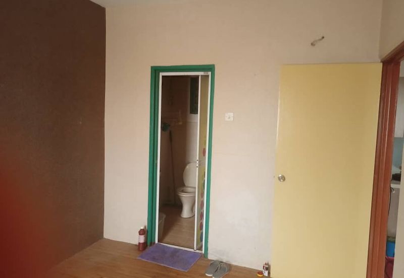 Vista Pinggiran, Taman Pinggiran Putra