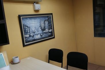 Office room to let
