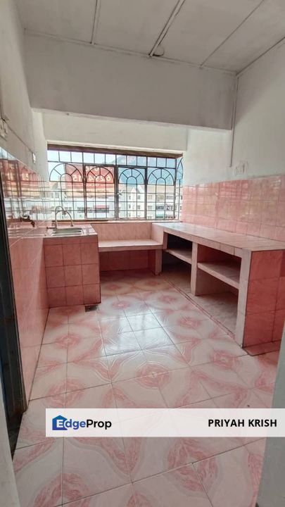 PINGGIRAN BATU CAVES FULLY RENOVATED APARTMENT , Selangor, Batu Caves 