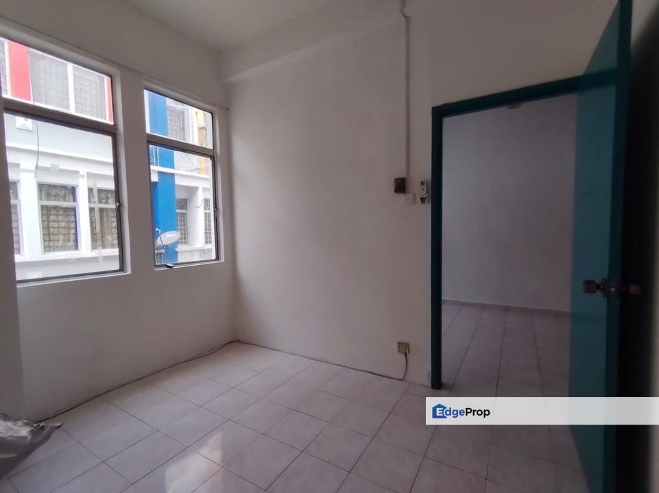 TAMAN BOLTON / BOLTON CENTREPOINT / BOLTON INDUSTRIAL PARK / GOMBAK / BATU CAVES, Selangor, Batu Caves 