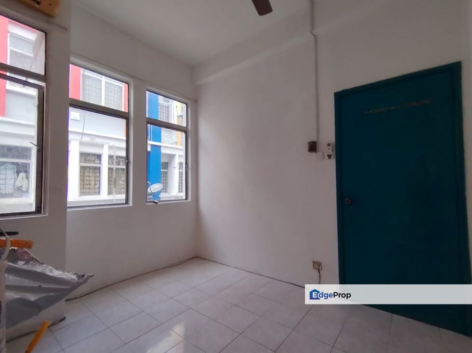 TAMAN BOLTON / BOLTON CENTREPOINT / BOLTON INDUSTRIAL PARK / GOMBAK / BATU CAVES, Selangor, Batu Caves 