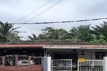 3.193 Single Storey Semi-Detached House at Perak For sale