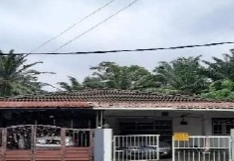 3.193 Single Storey Semi-Detached House at Perak For sale