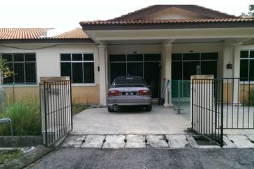 3.204 Single Storey Semi-Detached House at Perak For Rent