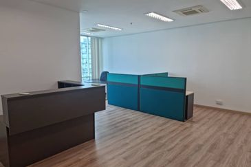 3.234.Office Lots at Soho Suites KLCC KL fully furnished for sale