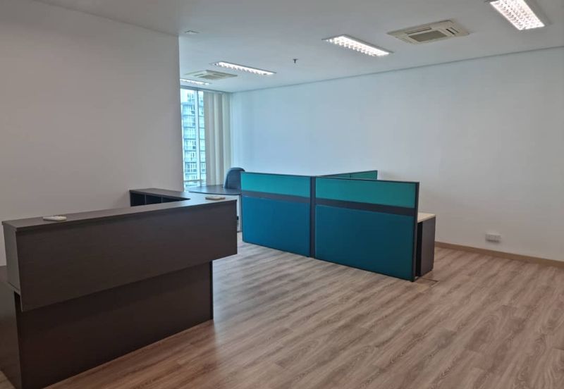 3.234.Office Lots at Soho Suites KLCC KL fully furnished for sale