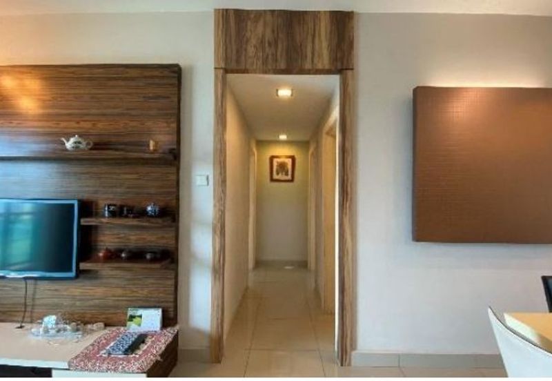 3.241 Urbane Tower Condo at KL For Sale Below SPA Price