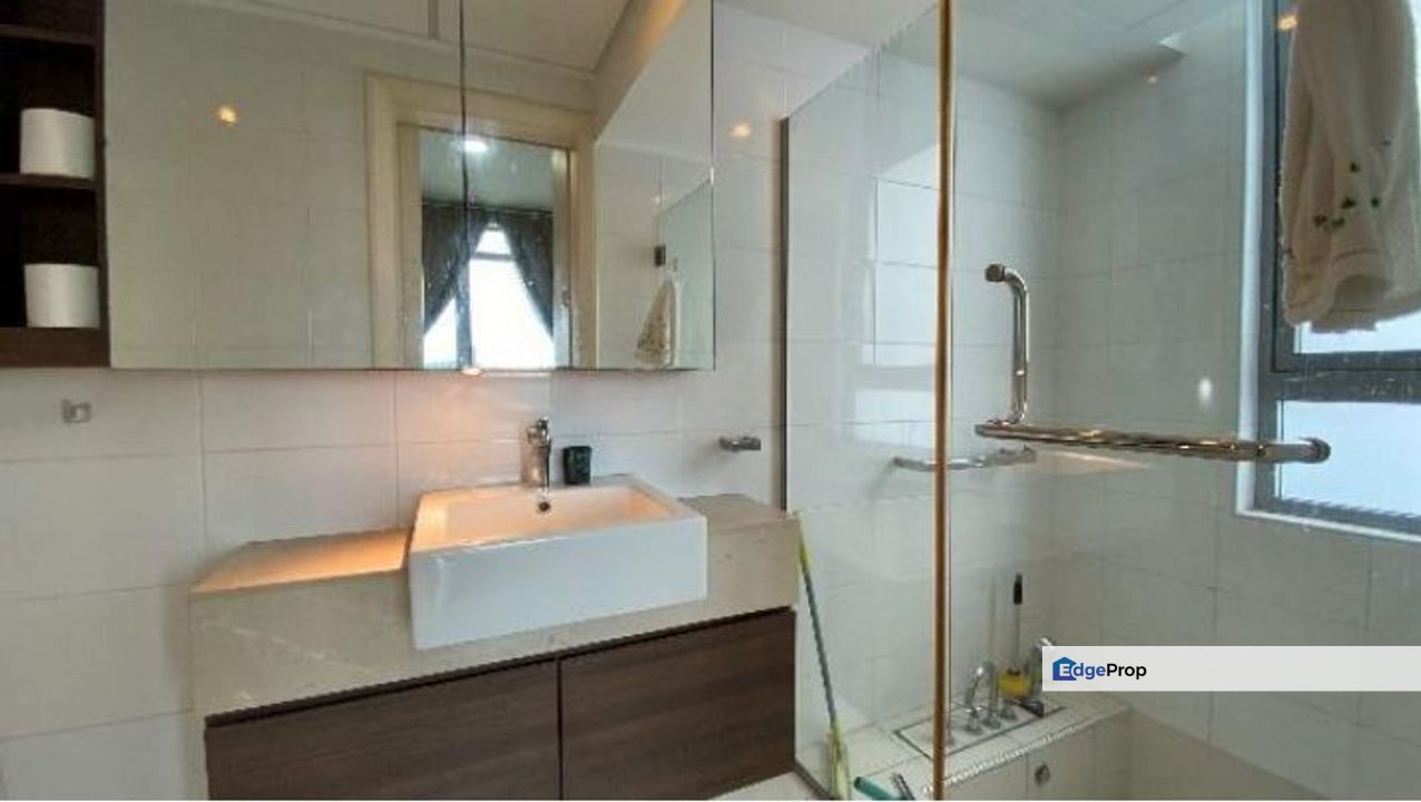3.241 Urbane Tower Condo at KL For Sale Below SPA Price, Kuala Lumpur, Dutamas