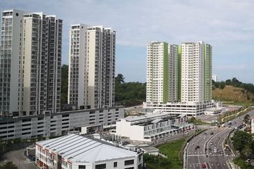 3.248 D'Zone Condo @ Penang Island For Sale