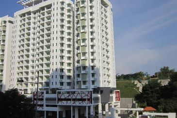3.248 D'Zone Condo @ Penang Island For Sale
