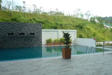 3.248 D'Zone Condo @ Penang Island For Sale