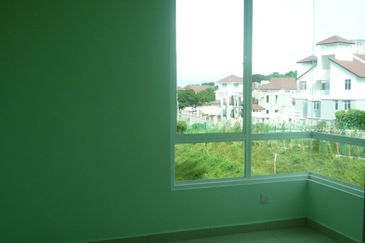 3.248 D'Zone Condo @ Penang Island For Sale