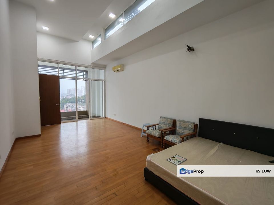 Freehold 4 ½ Superlink House with Lift @ Happy Garden For Sale , Kuala Lumpur, Kuchai Lama