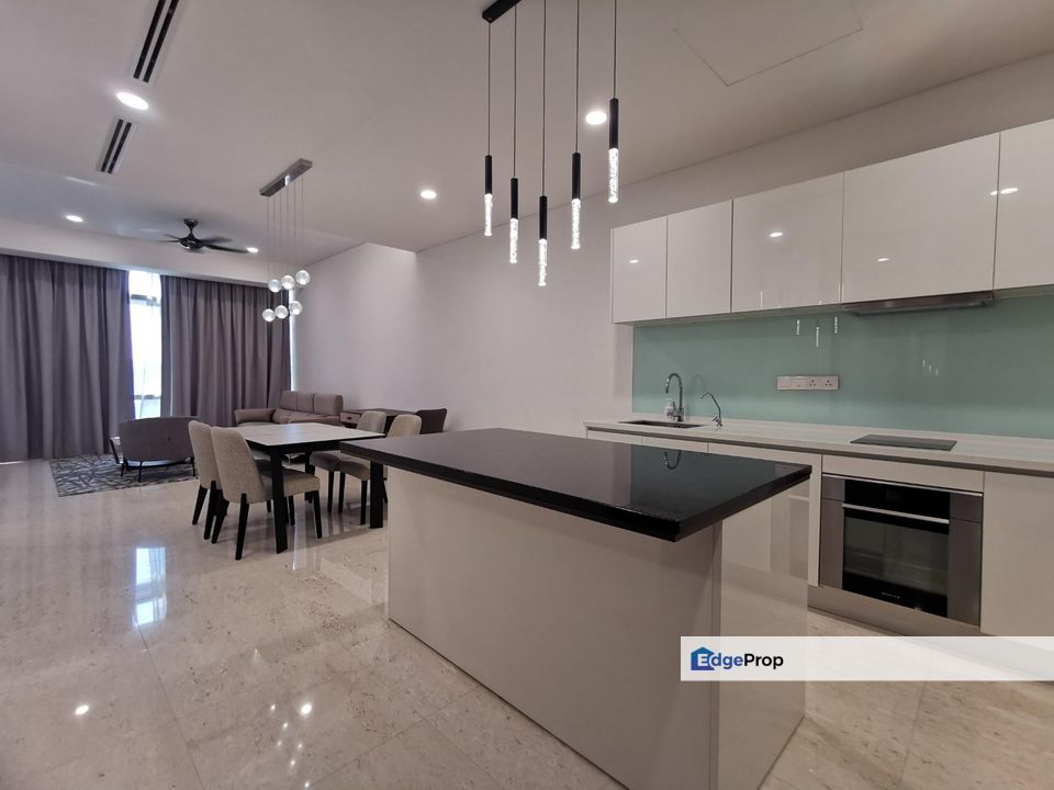 Premium 1+1R Serviced Unit at Banyan Tree KL – Fully Furnished & Tenanted with 9 CP, Kuala Lumpur, KLCC