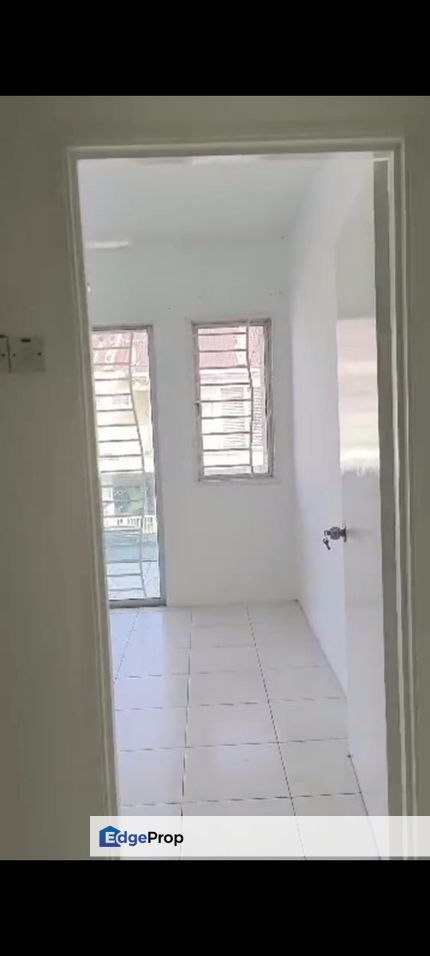 Pearl Villa Townhouse – Modern 3-Bedroom Home in Bandar Saujana Putra, Selangor, Bandar Saujana Putra