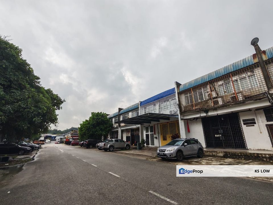 Link Factory for Rent @ Taming Jaya Industrial Area, Balakong | 2,727 sqft Built-Up, Selangor, Balakong