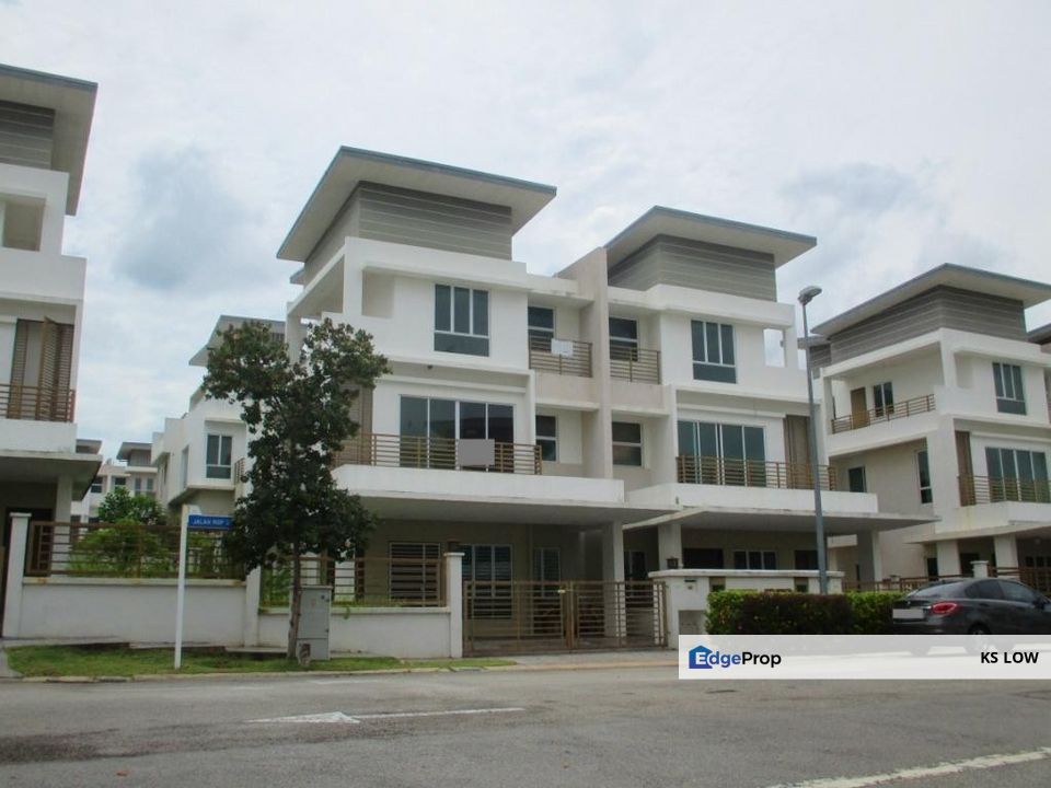 3-Storey Semi-Detached @ Taman Regensi Rawang, Selangor, Rawang
