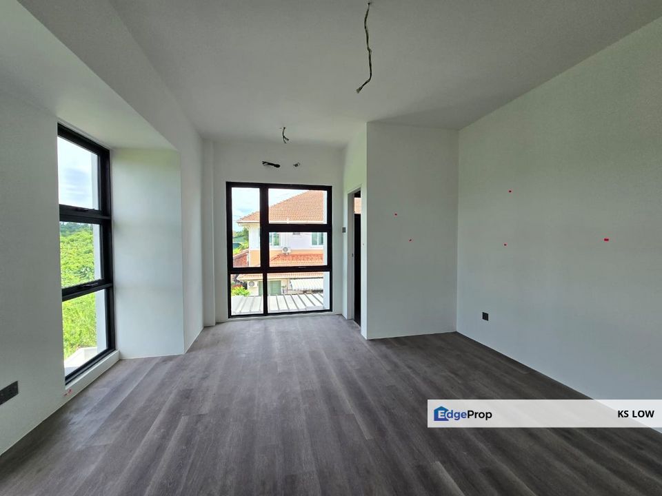 Contemporary 2.5 Storey Semi-D @ Arang Road | 6 Rooms | High Ceiling | Roof Deck, Sarawak, Kuching