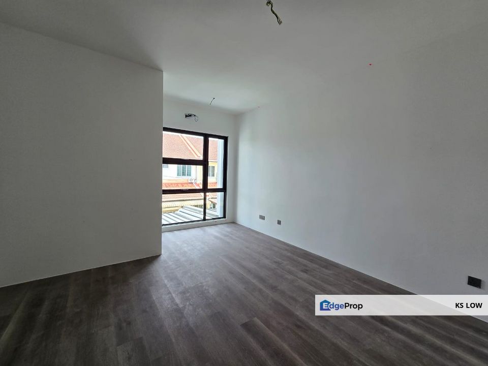 Contemporary 2.5 Storey Semi-D @ Arang Road | 6 Rooms | High Ceiling | Roof Deck, Sarawak, Kuching