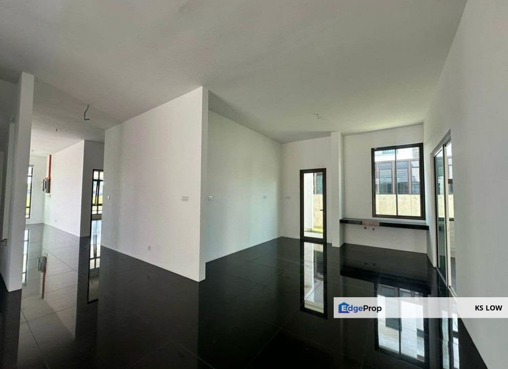 Luxury 3 Storey Detached @ The Tenery Residences | Private Pool | Near Gala City, Sarawak, Kuching