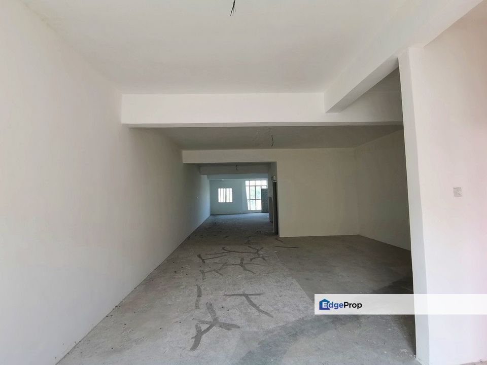 3-STOREY INTERMEDIATE SHOPOFFICE FOR SALE – PUSAT KOMERSIAL JELAPANG, IPOH (PERAK), Perak, Ipoh