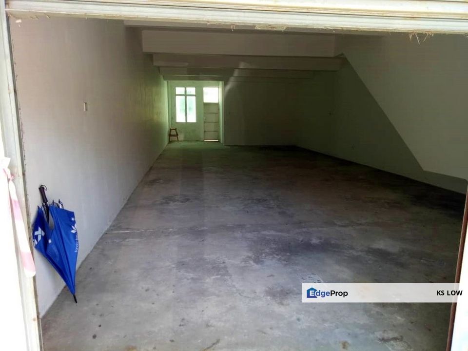 2 UNITS 2-STOREY INTERMEDIATE TERRACE SHOPOFFICE FOR SALE – STATION 18 IPOH (PERAK), Perak, Ipoh