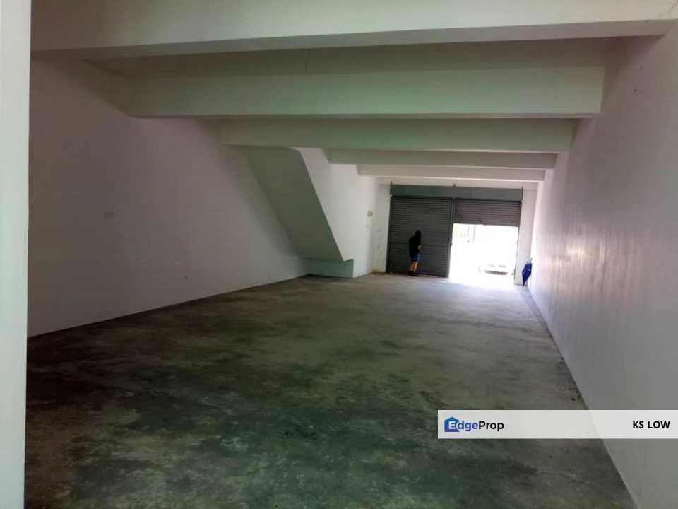 2 UNITS 2-STOREY INTERMEDIATE TERRACE SHOPOFFICE FOR SALE – STATION 18 IPOH (PERAK), Perak, Ipoh