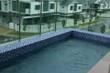 Corner Aster Grove Denai Alam