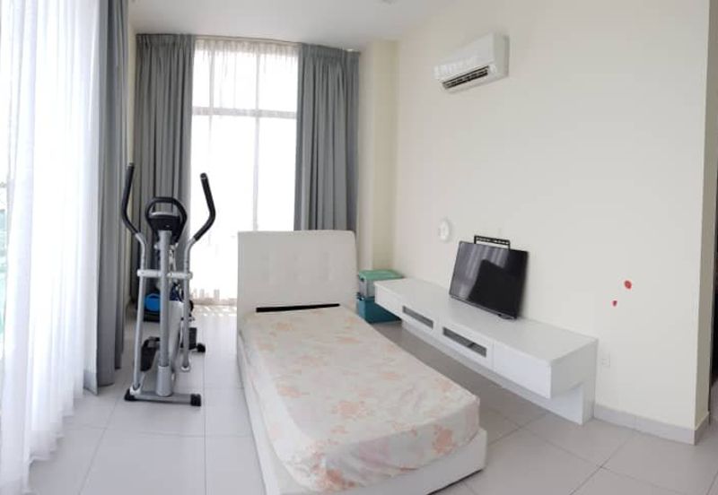 Corner Aster Grove Denai Alam