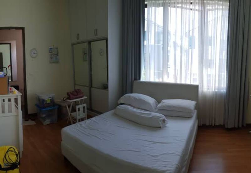 Corner Aster Grove Denai Alam