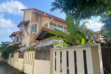 Superlink House End Lot Ixora