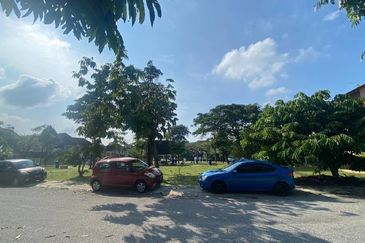 Superlink House End Lot Ixora